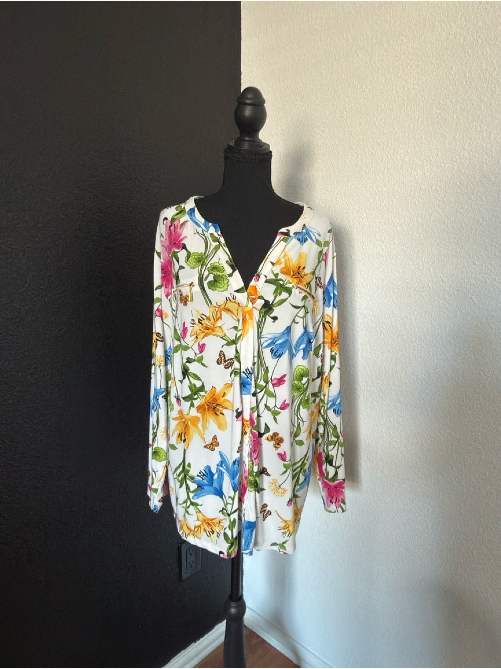 Floral Button-Front Women’s Top in White with Multicolor Blooms